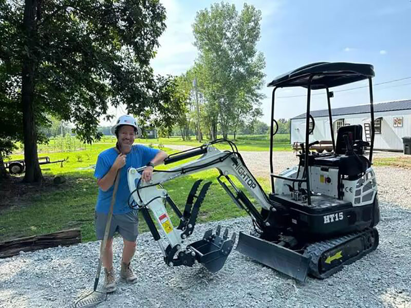 了解 1.5 噸挖掘機(jī)的起重能力